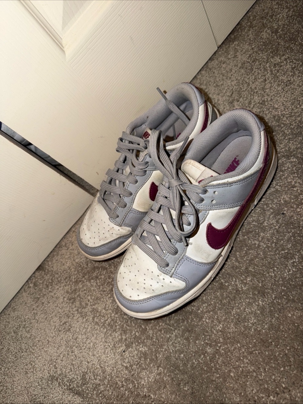 Nike Dunk Low in White, Light Grey & Maroon Accents sz 7 - Picture 5 of 6